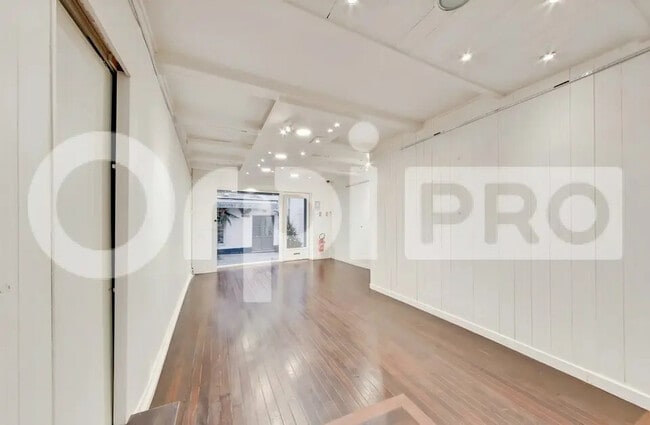 Plus de détails pour Local commercial à louer