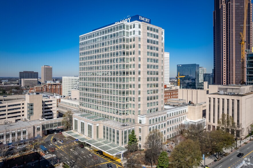 550 Peachtree St NE, Atlanta, GA à louer - Photo de l’immeuble – Image 1 sur 6