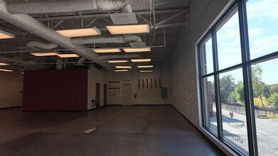 6100 Peachtree Industrial Blvd, Atlanta, GA à louer - Vidéo sur l’annonce professionnelle 