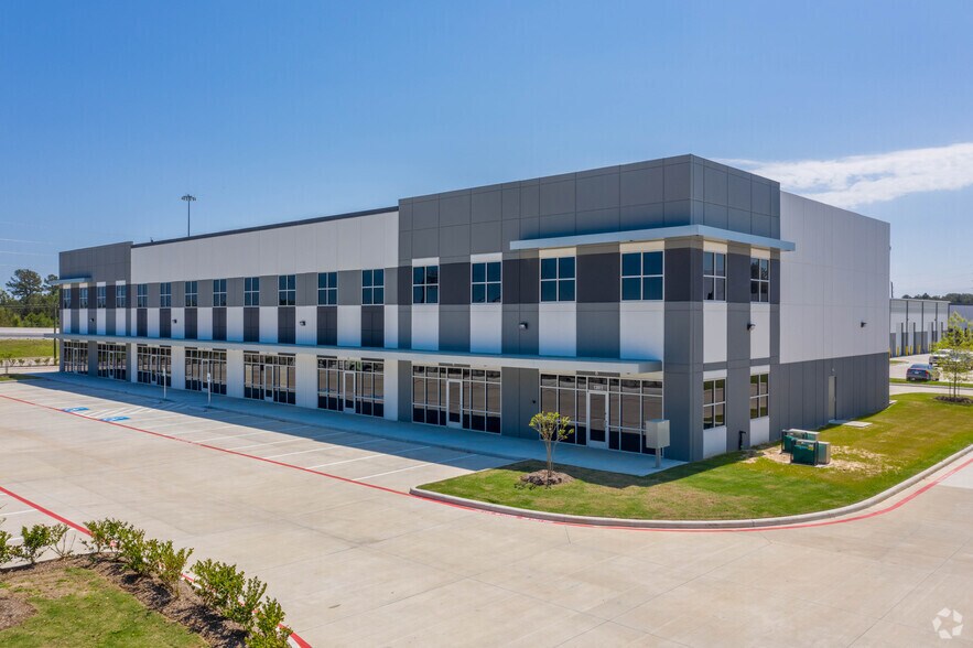 13911 Service Center Dr, Tomball, TX à louer - Photo de l’immeuble – Image 3 sur 8