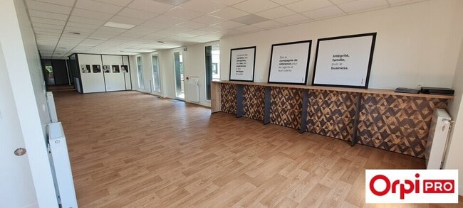 Plus de détails pour Bureau à louer