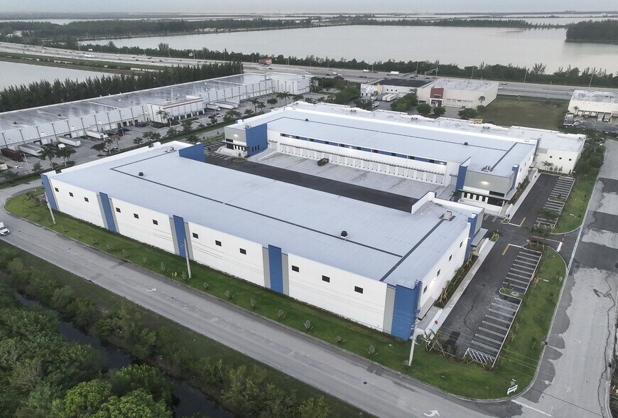11550 NW 124th St, Medley, FL à louer - Aérien – Image 3 sur 12