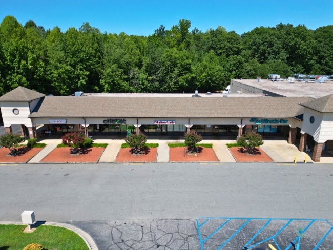 1128-1132 Freeway Dr, Reidsville, NC à louer Photo intérieure– Image 1 sur 8