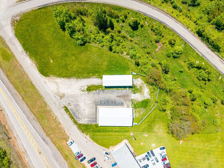 95 Wildflower Dr, New Concord, OH à vendre - Photo de l’immeuble – Image 2 sur 11