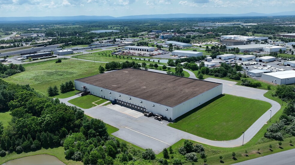 325 Welltown Rd, Winchester, VA à louer - Photo de l’immeuble – Image 2 sur 4