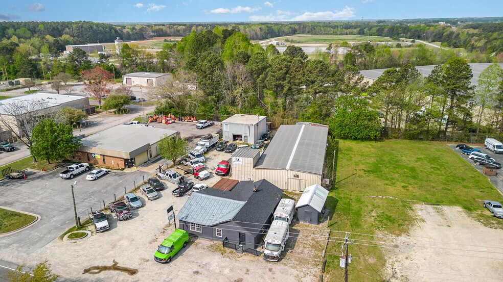 2033 W Garner Rd, Garner, NC à vendre - Photo principale – Image 1 sur 13