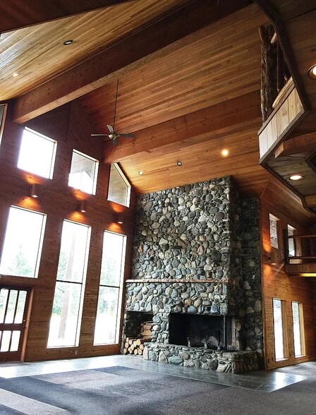 1015 Seeman St, Darrington, WA à louer - Photo de l’immeuble – Image 2 sur 5