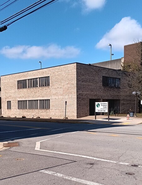 701 Fourth Ave, New Kensington, PA à vendre - Photo de l’immeuble – Image 1 sur 18