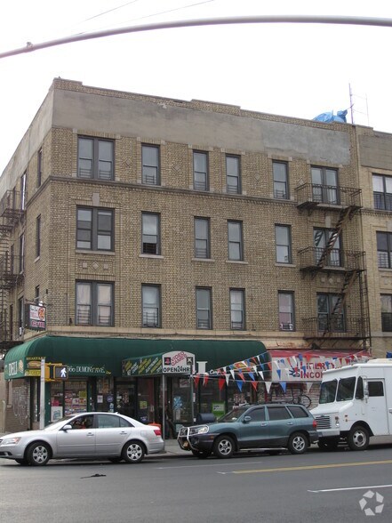 666 Dumont Ave, Brooklyn, NY à louer - Photo de l’immeuble – Image 2 sur 7
