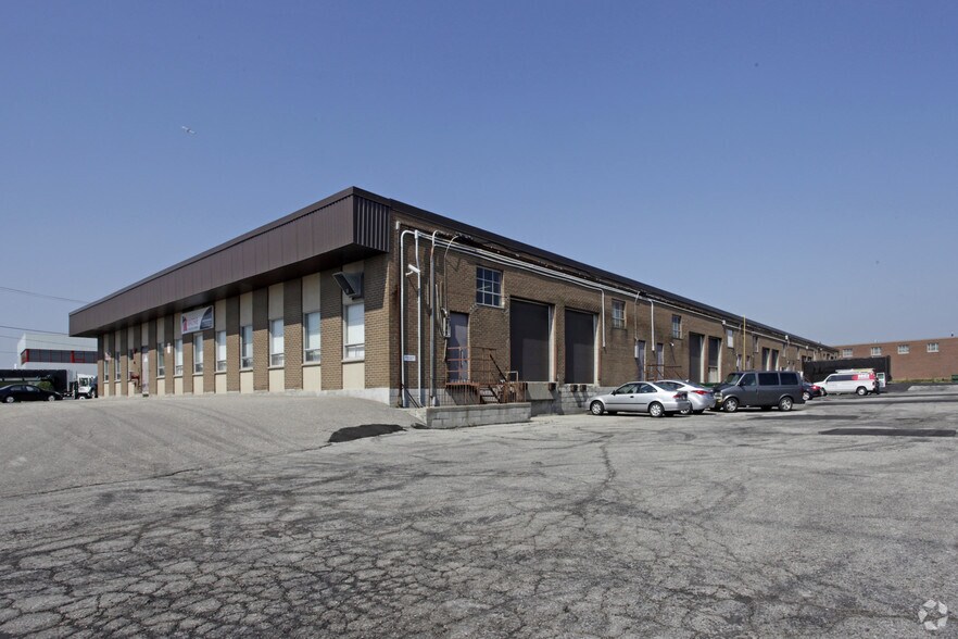1200 Aimco Blvd, Mississauga, ON à vendre - Photo de l’immeuble – Image 2 sur 2