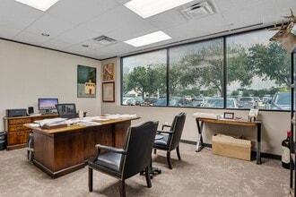 2901 W Sam Houston Pky N, Houston, TX à louer Photo intérieure– Image 2 sur 6