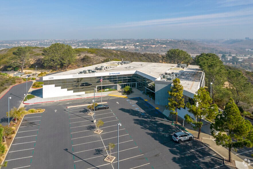 11095 Torreyana Rd, San Diego, CA à louer - Photo de l’immeuble – Image 3 sur 7