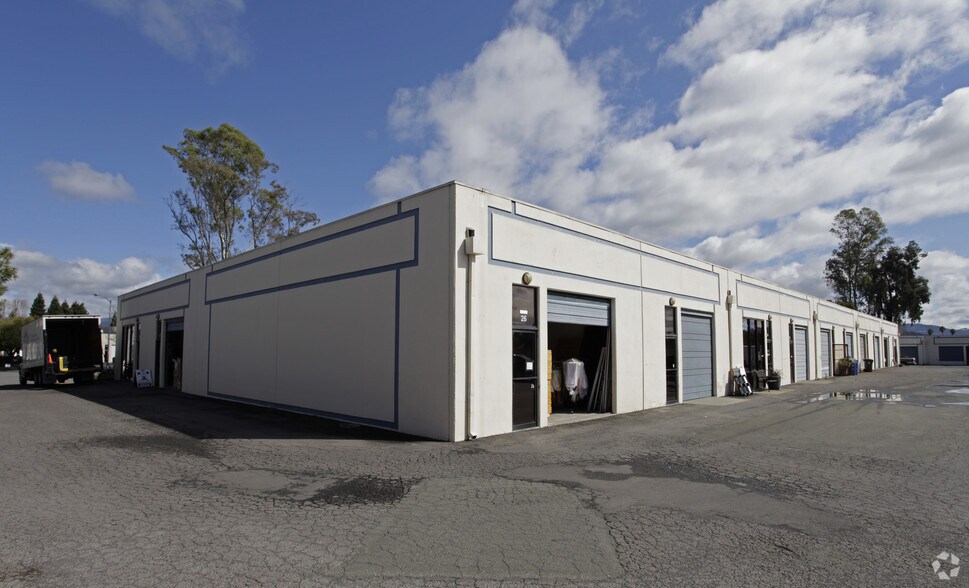 1755 Industrial Way, Napa, CA à louer - Photo de l’immeuble – Image 2 sur 5