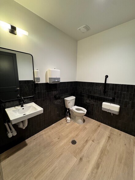 352 S 2000 W, Pleasant Grove, UT à louer - Photo de l’immeuble – Image 3 sur 5