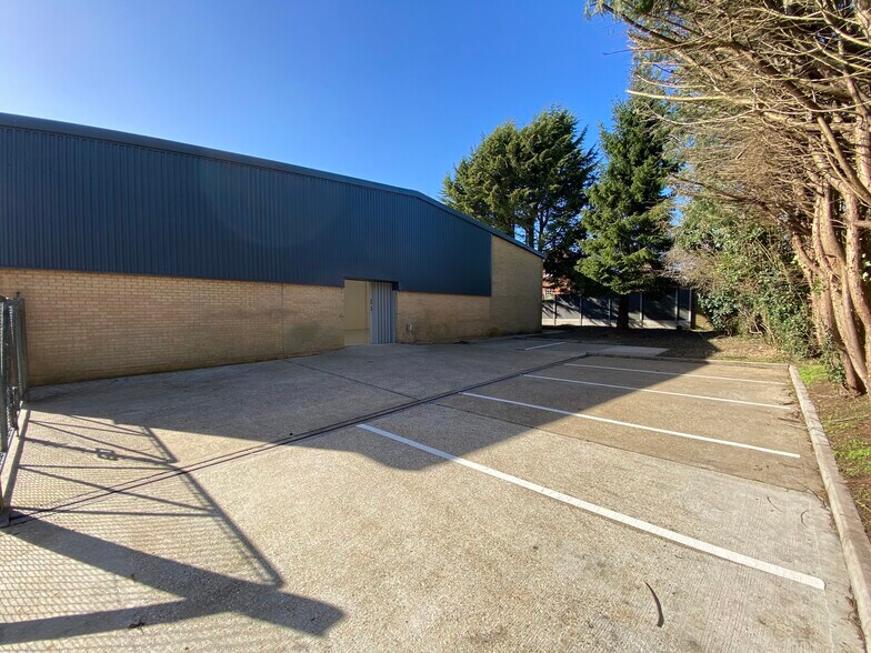 High St, Redbourn à louer - Photo de l’immeuble – Image 3 sur 4