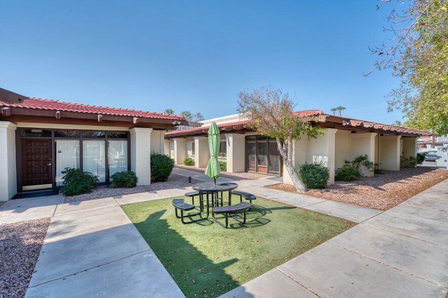 2080 E Southern Ave, Tempe, AZ à vendre - Photo de l’immeuble – Image 2 sur 9