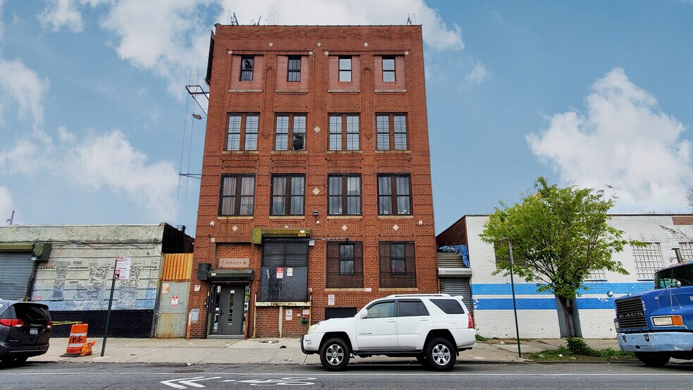 1943 Pitkin Ave, Brooklyn, NY à louer - Photo de l’immeuble – Image 2 sur 8