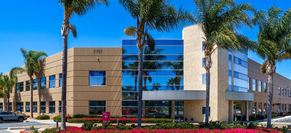 5781 Van Allen Way, Carlsbad, CA à louer - Photo de l’immeuble – Image 2 sur 7
