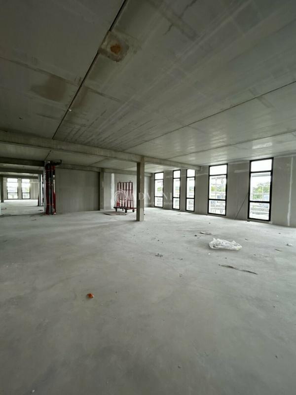 Plus de détails pour Bureau à vendre