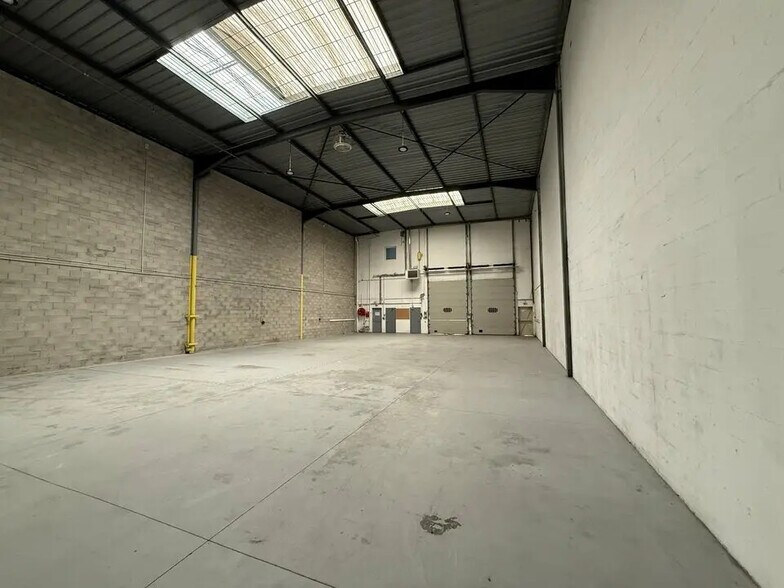 Bureau dans Saint-Ouen-sur-Seine à louer - Photo de l’immeuble – Image 3 sur 8