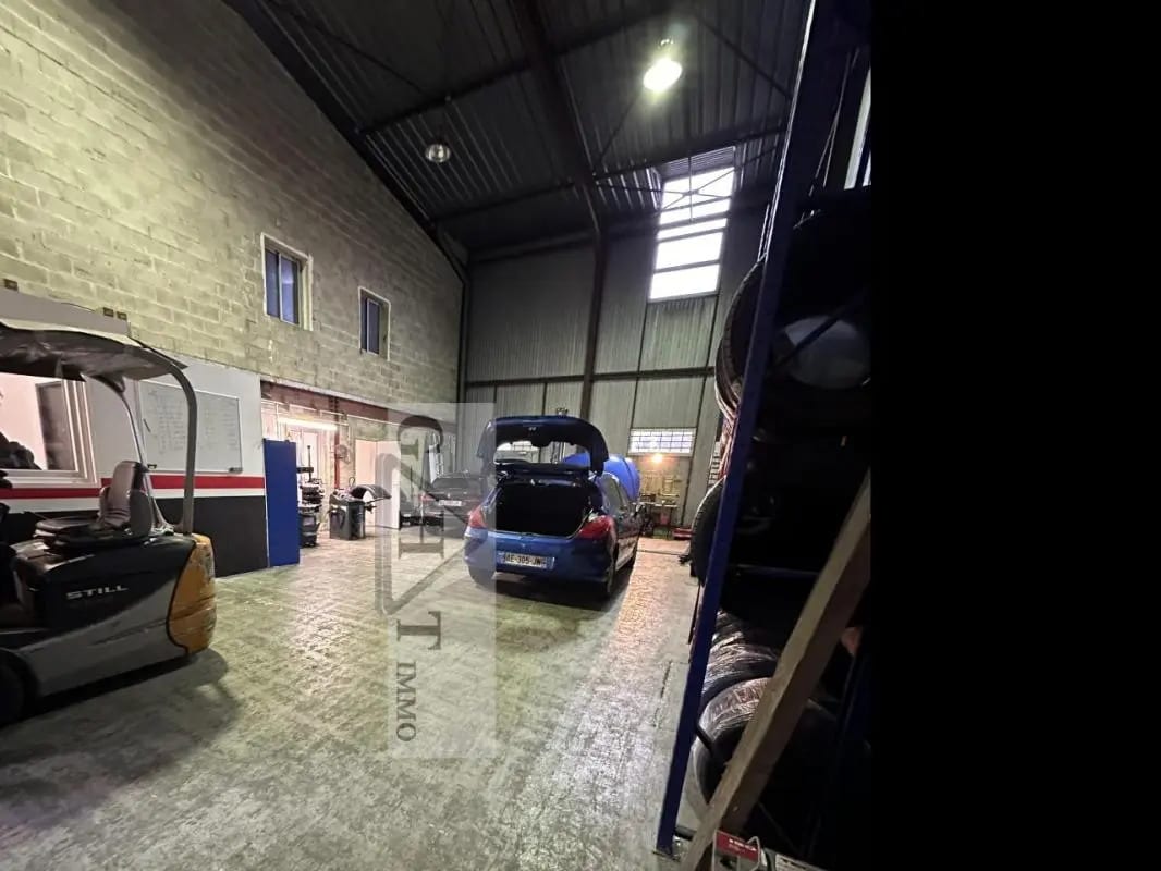 Industriel/Logistique dans Gonesse à louer Photo intérieure– Image 1 sur 2