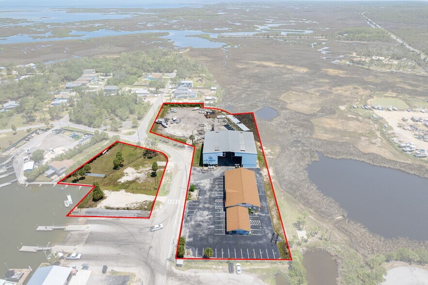 5000 Calienta St, Hernando Beach, FL à vendre - Photo de l’immeuble – Image 2 sur 58