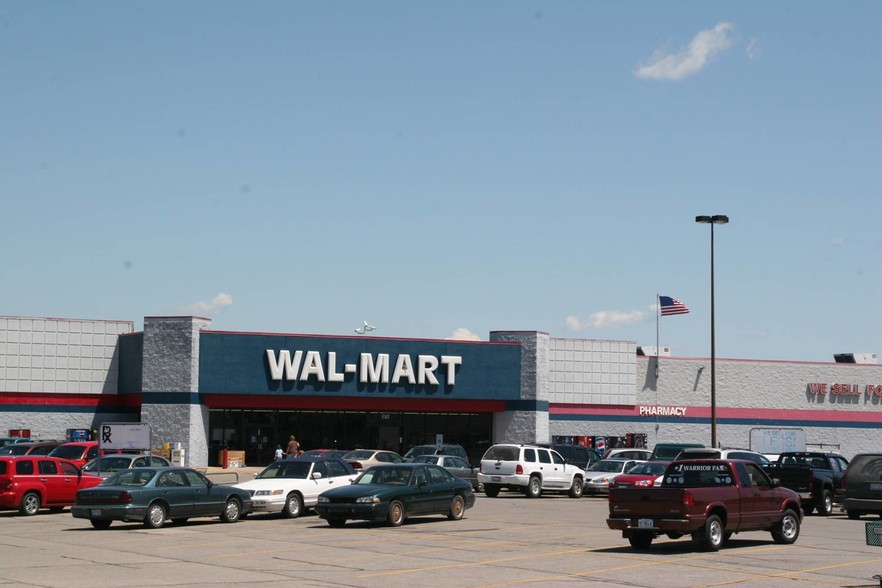 1152-1200 E Walnut St, Watseka, IL à louer - Photo de l’immeuble – Image 3 sur 8