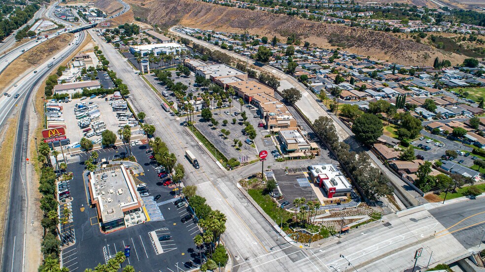 31884-31940 Castaic Rd, Castaic, CA à louer - Photo principale – Image 1 sur 11