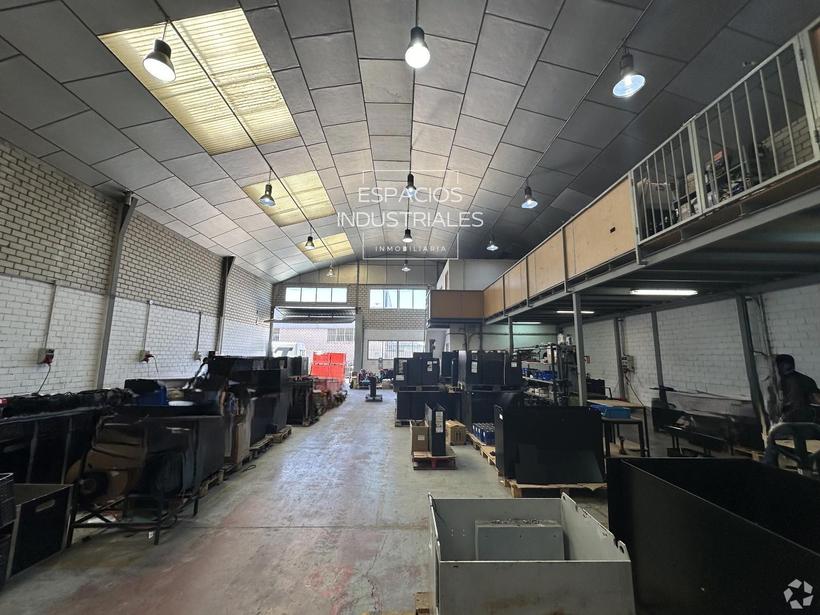 Industriel/Logistique dans Mejorada del Campo, Madrid à vendre Photo principale– Image 1 sur 6