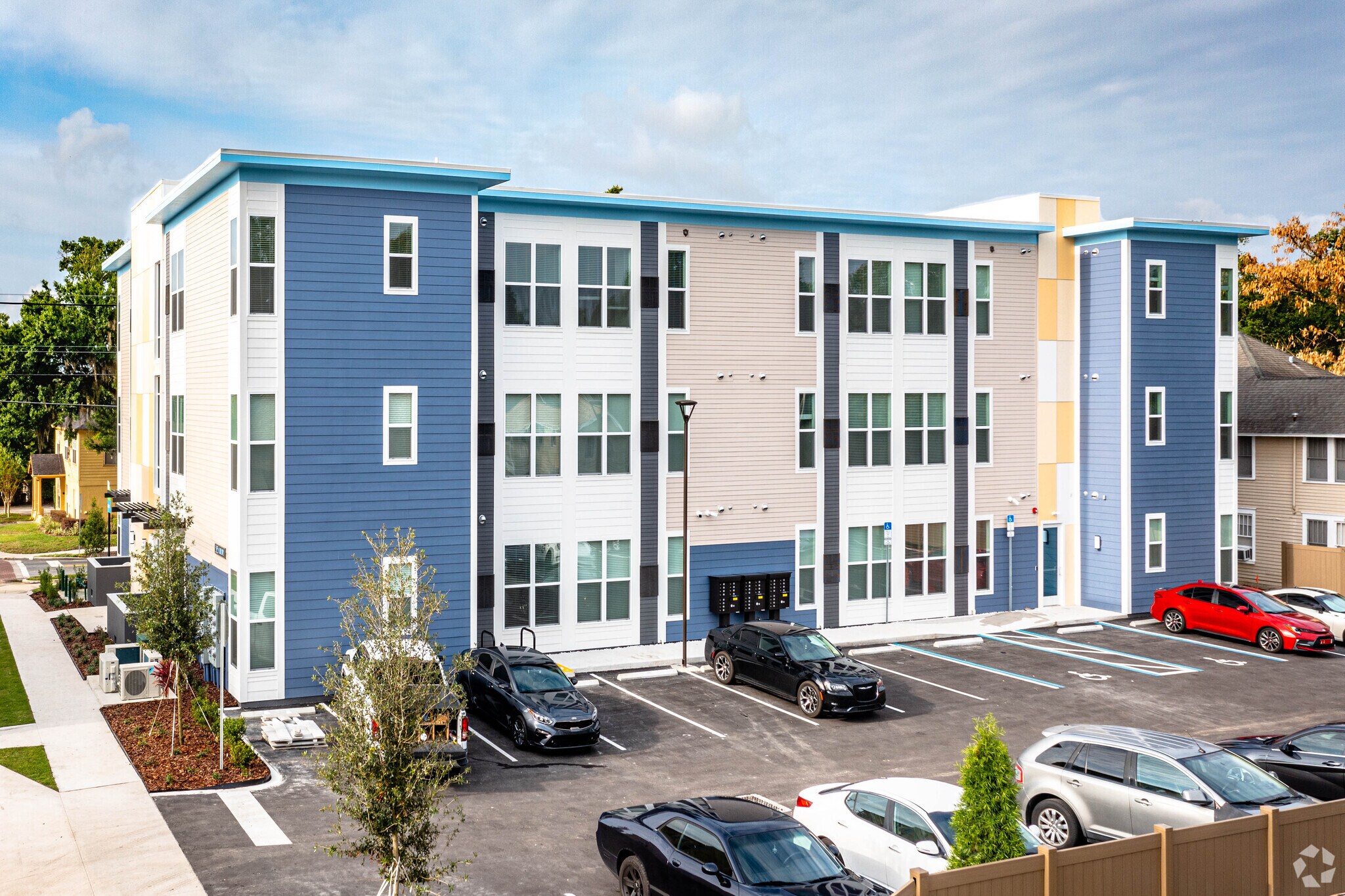 325 S Lake Ave, Lakeland, FL à vendre Photo principale– Image 1 sur 44