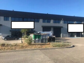 Plus de détails pour Local d'activités à louer