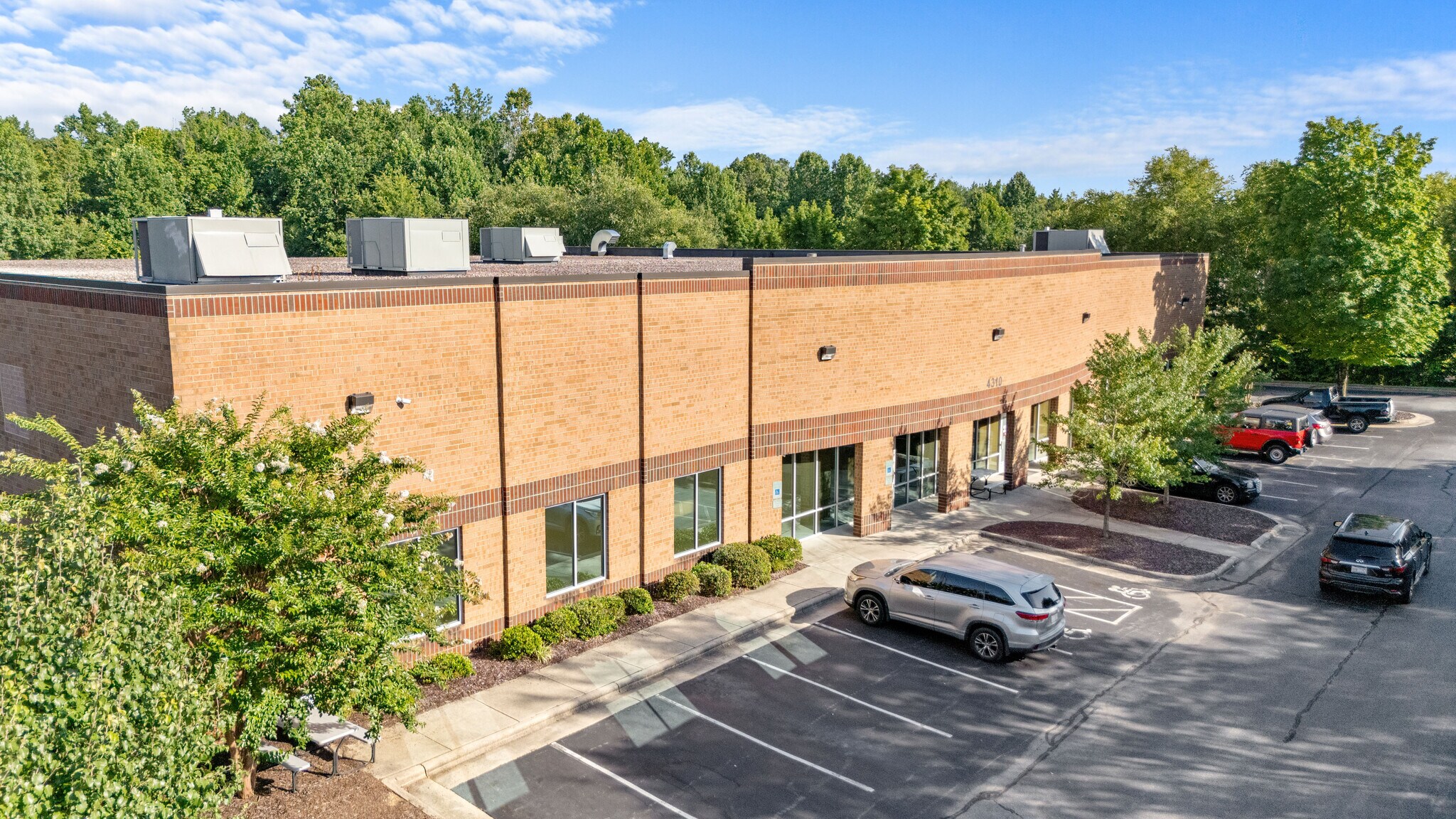 4310 Waterleaf Ct, Greensboro, NC à vendre Photo principale– Image 1 sur 7