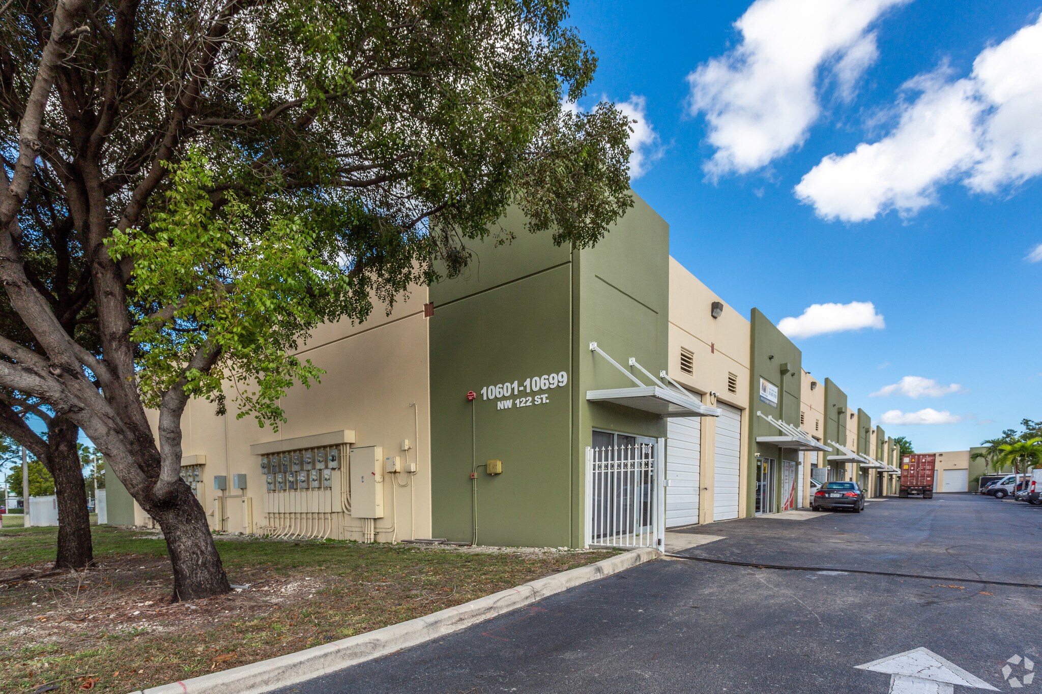 10601-10677 NW 122nd St, Medley, FL à louer Photo principale– Image 1 sur 46