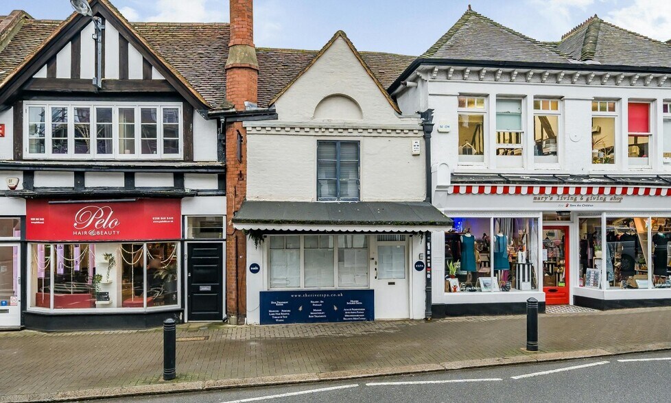 7 High St, Pinner à vendre - Photo de l’immeuble – Image 1 sur 25