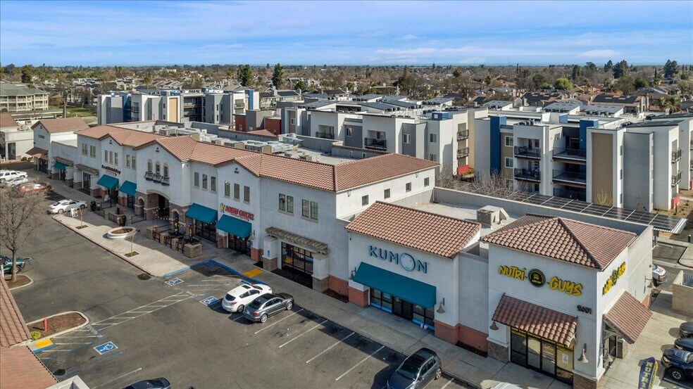 2601 N 11th Ave, Hanford, CA à louer - Photo de l’immeuble – Image 2 sur 13