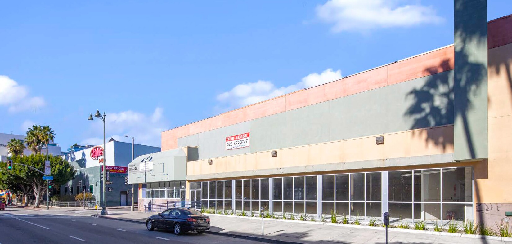 5575 Wilshire Blvd, Los Angeles, CA à louer Photo de l’immeuble– Image 1 sur 10