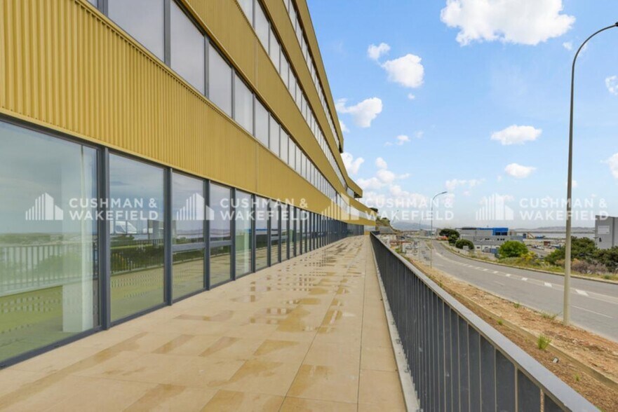 660 Chemin Du Littoral, Marseille à louer - Photo de l’immeuble – Image 3 sur 14