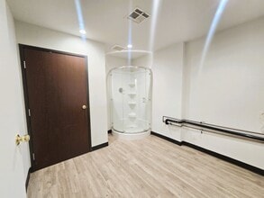 221 E 12th St, Los Angeles, CA à louer Photo intérieure– Image 2 sur 2