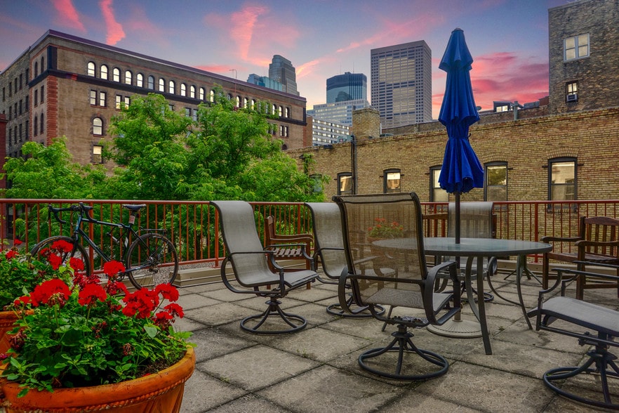 109-111 Washington Ave N, Minneapolis, MN à vendre - Photo de l’immeuble – Image 3 sur 3
