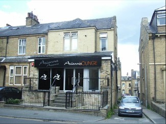 Plus de détails pour 7 Mannville Ter, Bradford - Local commercial à vendre