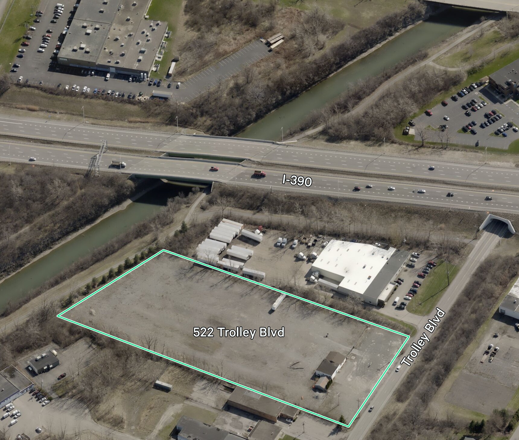 522 Trolley Blvd, Rochester, NY à louer Photo de l’immeuble– Image 1 sur 4