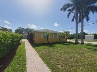 Plus de détails pour 96 SE 3rd Ave, Deerfield Beach, FL - Logement à vendre