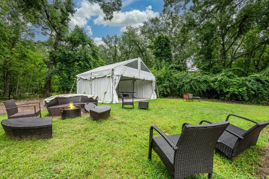 16409 Red Arrow Hwy, Union Pier, MI à vendre - Photo de l’immeuble – Image 3 sur 71