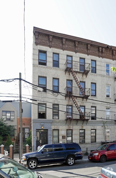 2052 Mapes Ave, Bronx, NY à vendre - Photo de l’immeuble – Image 2 sur 7
