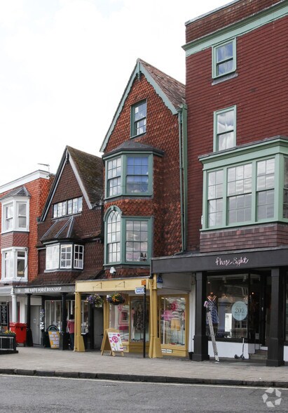 137 High St, Marlborough à louer - Photo principale – Image 1 sur 3