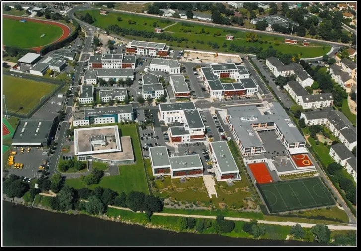 Bureau dans Croissy-sur-Seine à vendre - Photo de l’immeuble – Image 1 sur 9