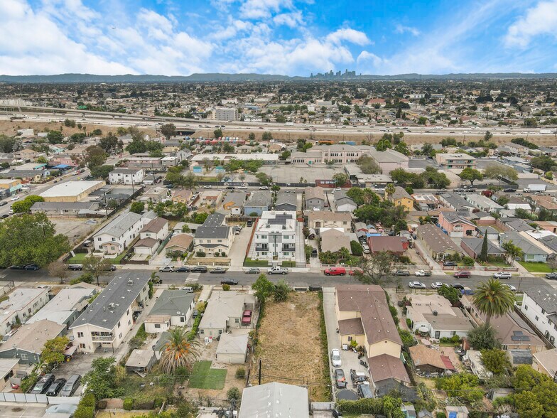 132 E 119th St, Los Angeles, CA à vendre - Photo de l’immeuble – Image 3 sur 16