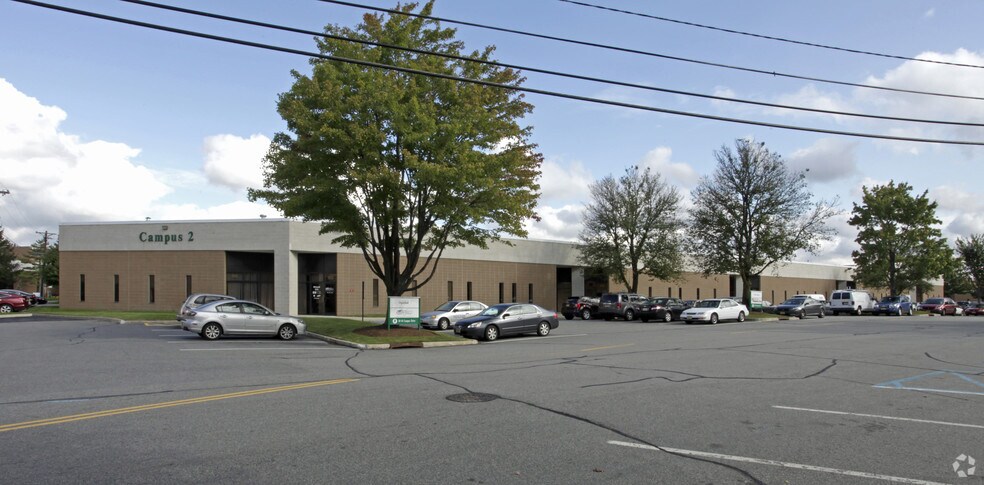 70 Campus Dr, Edison, NJ à louer - Photo de l’immeuble – Image 1 sur 8