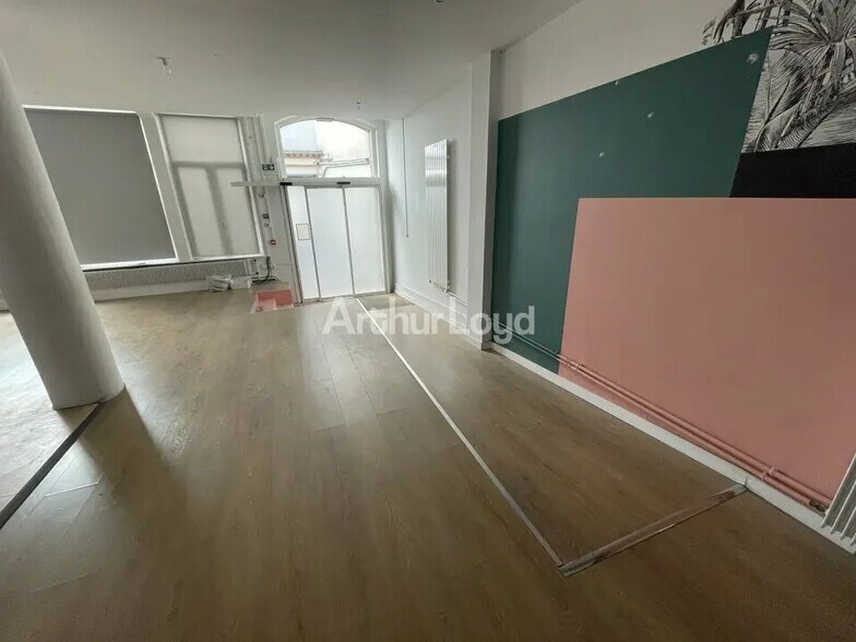 Local commercial dans Reims à louer - Photo de l’immeuble – Image 1 sur 5