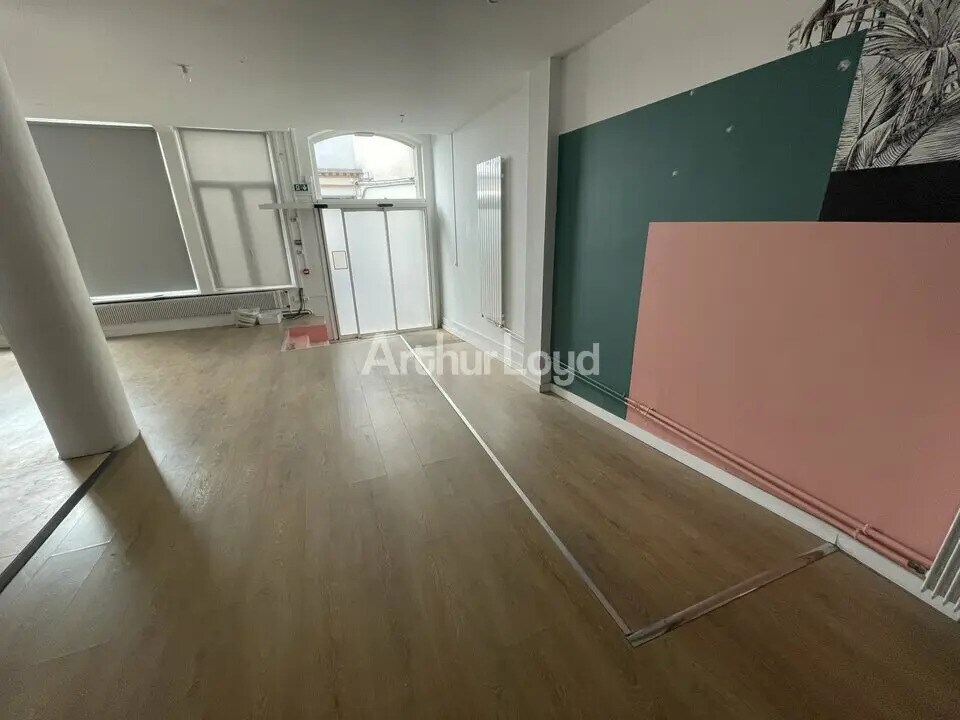 Local commercial dans Reims à louer Photo de l’immeuble– Image 1 sur 6